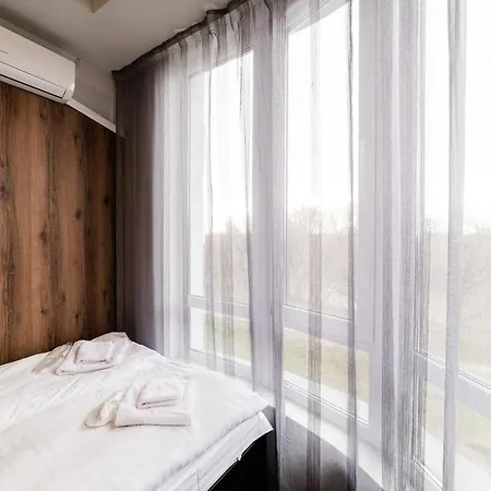 Aparthotel нові смарт-квартири з парком і набережною! 4*