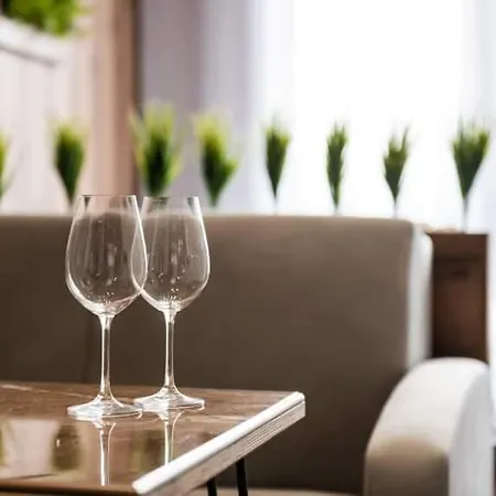 Aparthotel нові смарт-квартири з парком і набережною! 4*