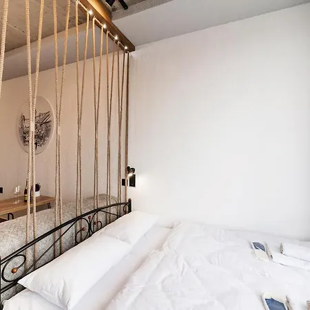 Aparthotel нові смарт-квартири з парком і набережною! Uzhhorod